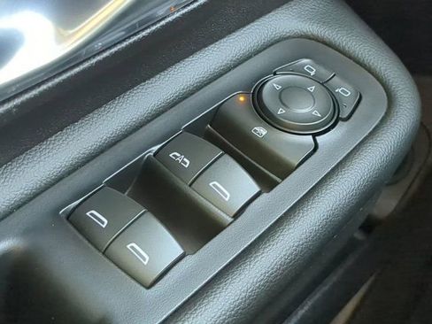 Used 2024 GMC Terrain SLE w/ Driver Convenience Package FWD image 22