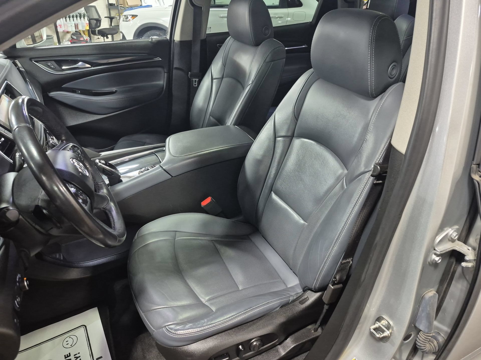 Used 2019 Buick Enclave Essence AWD/4WD image 20