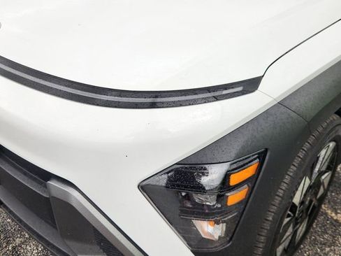 Used 2025 Hyundai Kona SEL image 6