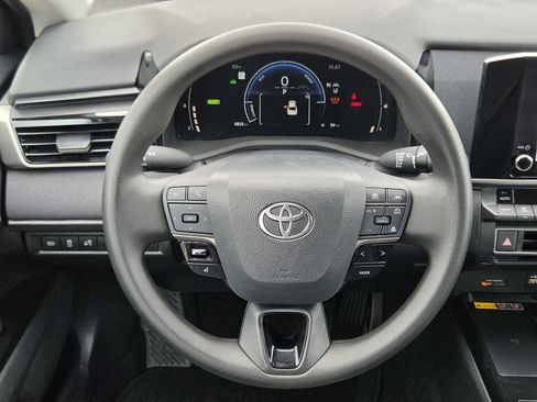 Used 2026 Toyota Camry LE FWD image 15