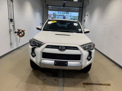 Certified 2022 Toyota 4Runner TRD Off-Road Premium AWD/4WD image 8