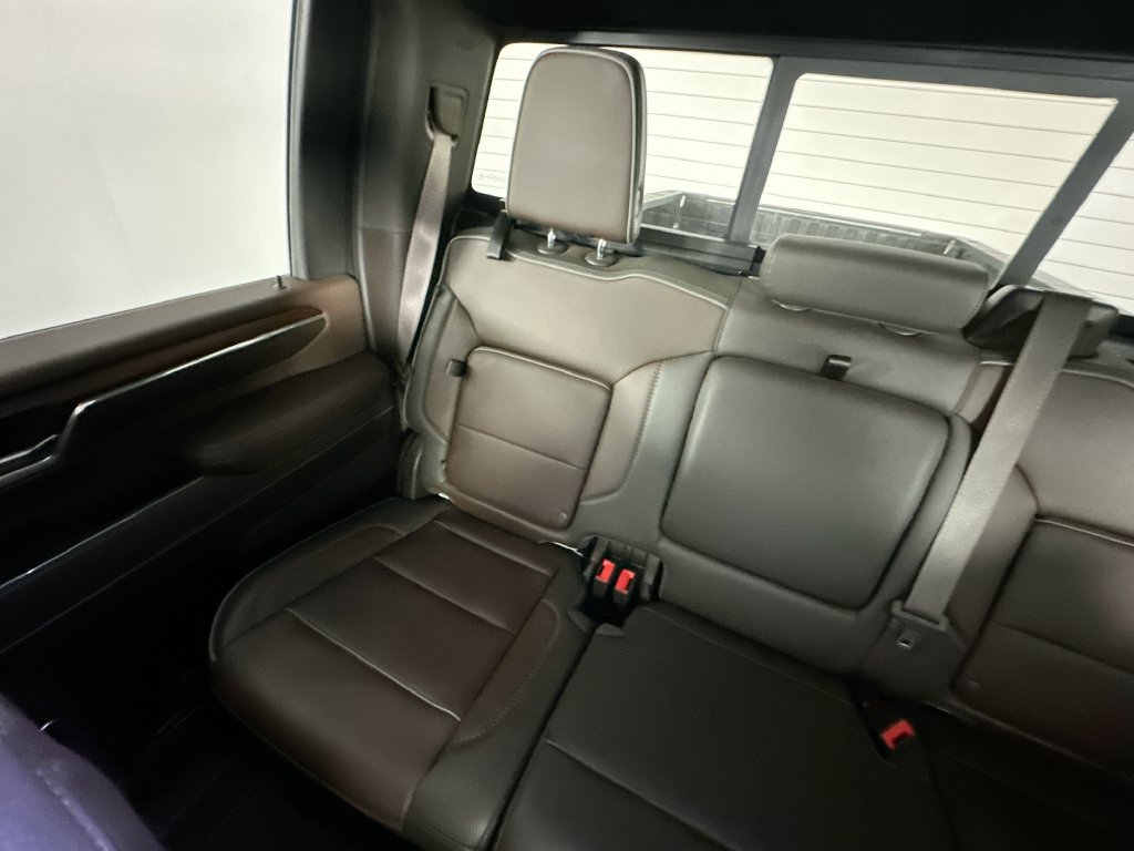 Used 2024 GMC Sierra 3500 Denali AWD/4WD image 12