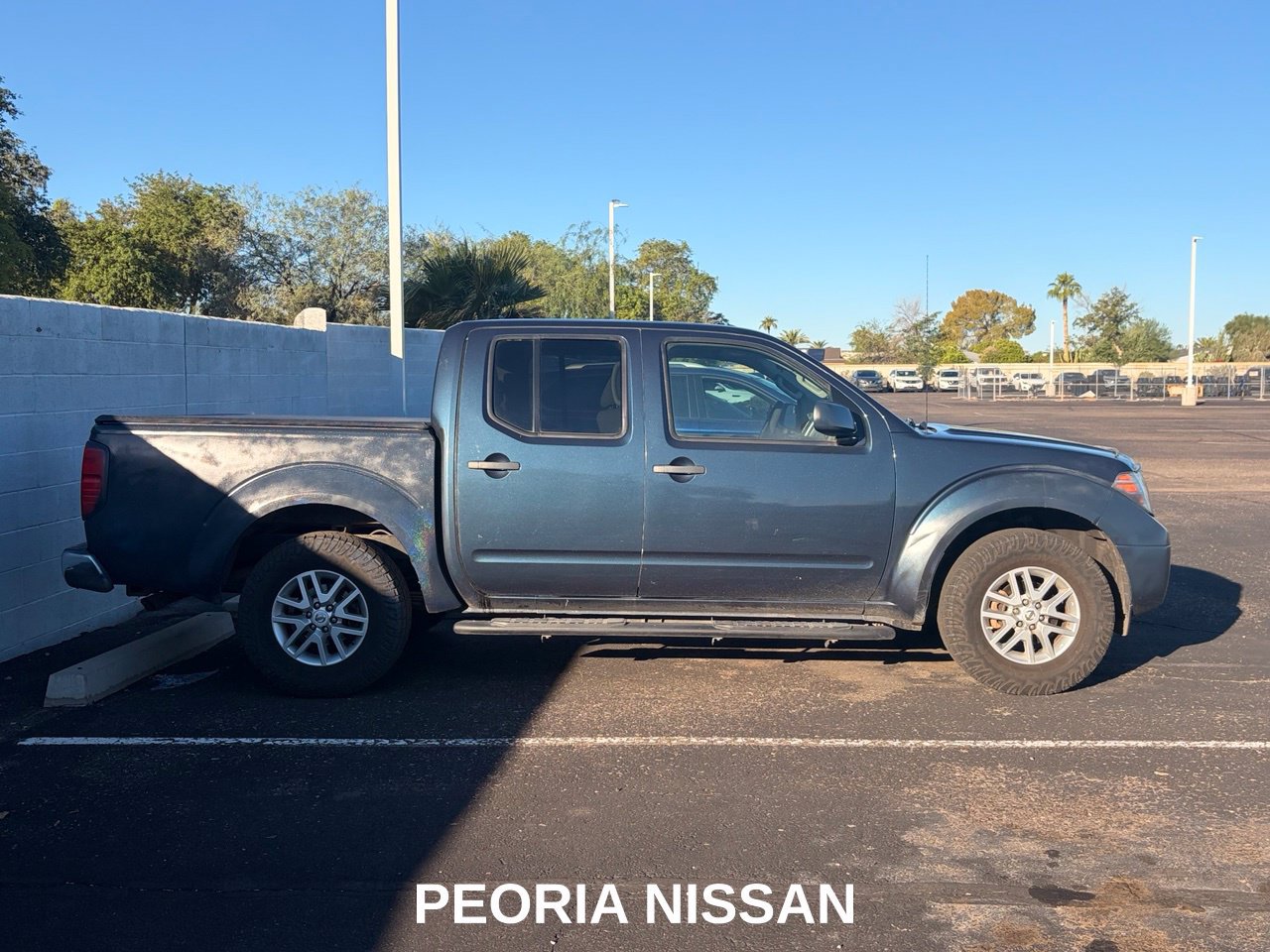 Used 2016 Nissan Frontier 4x4 Crew Cab image 5