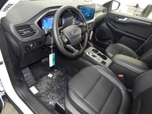 New 2025 Ford Escape SE FWD image 15
