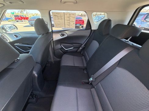 Certified 2025 Kia Soul LX image 13