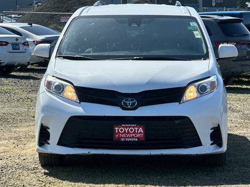 Used 2019 Toyota Sienna L FWD image 6