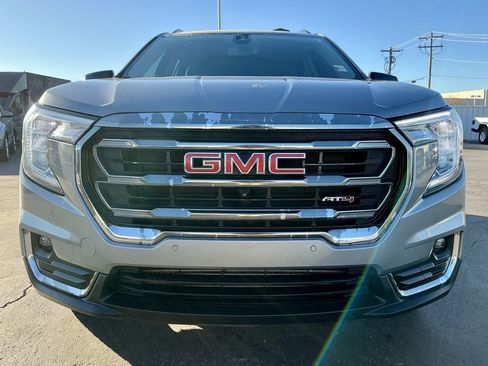 Used 2024 GMC Terrain AT4 w/ Infotainment Package II image 9