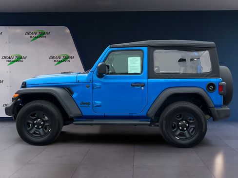 Used 2022 Jeep Wrangler Sport AWD/4WD image 5