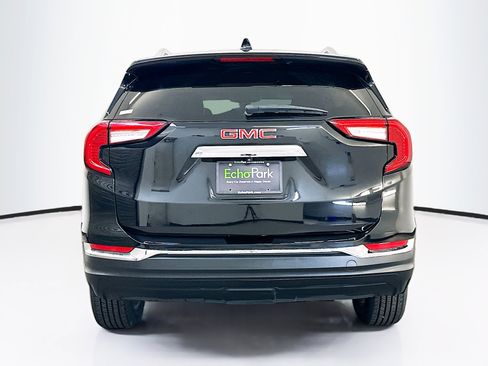 Used 2024 GMC Terrain SLT image 7