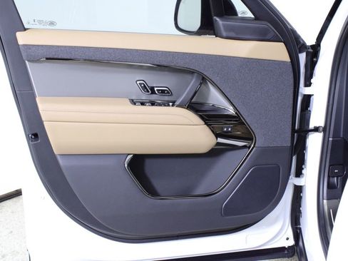 New 2026 Land Rover Range Rover Sport SE AWD/4WD image 15