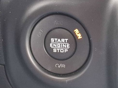 Used 2023 Jeep Gladiator Overland image 21