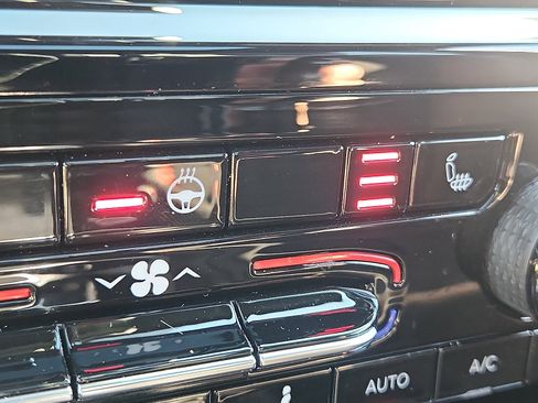 Certified 2025 Jeep Grand Cherokee Altitude image 27