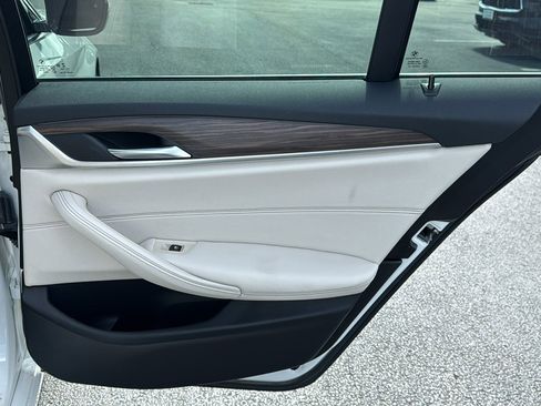 Used 2018 BMW 530e RWD image 21