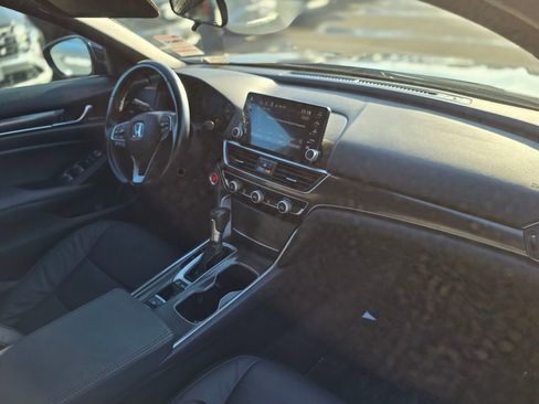 Used 2018 Honda Accord Sport image 8