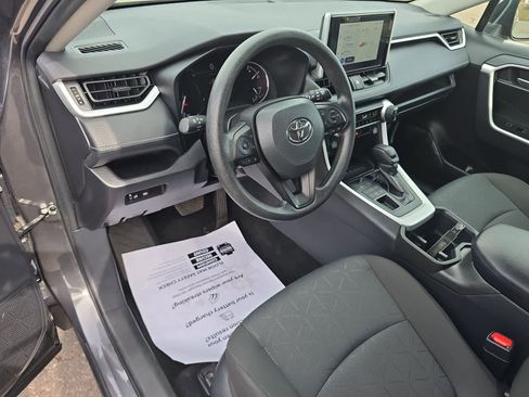 Used 2025 Toyota RAV4 XLE AWD/4WD image 16