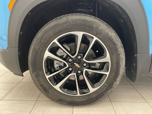 Used 2025 Chevrolet TrailBlazer LT w/ LT Cold Weather Package AWD/4WD image 7