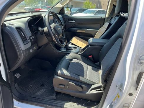 Used 2016 Chevrolet Colorado Z71 AWD/4WD image 2