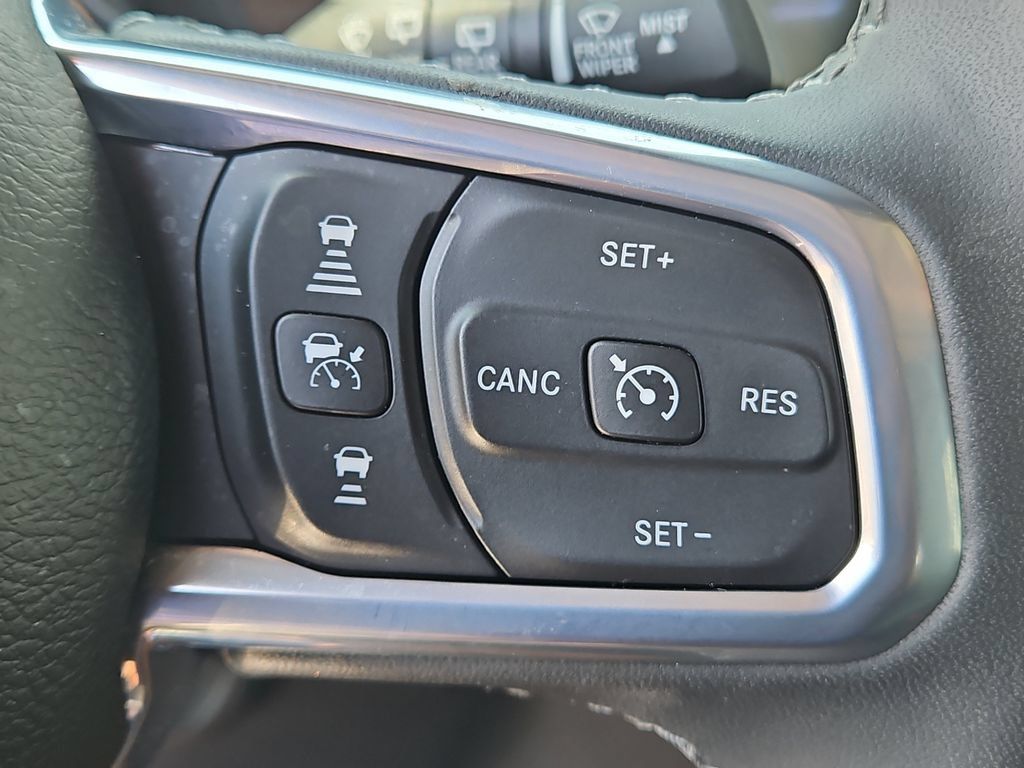 Used 2025 Jeep Wrangler Unlimited Sahara w/ Safety Group AWD/4WD image 22