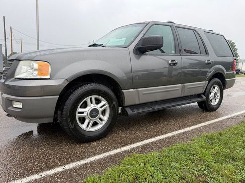 Used 2003 Ford Expedition XLT AWD/4WD image 3