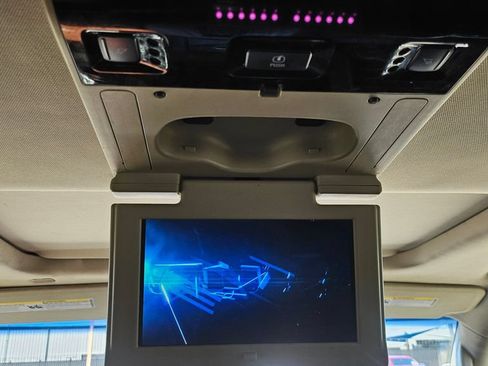 Used 2015 Cadillac Escalade ESV Premium AWD/4WD image 35