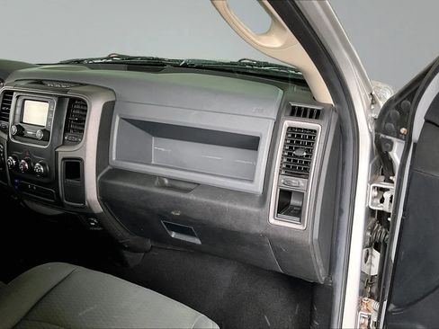 Used 2014 RAM 1500 Express RWD image 24