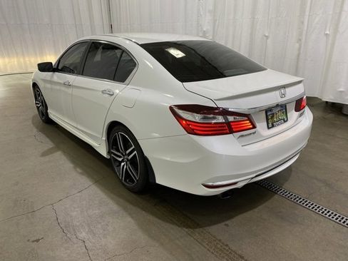 Used 2017 Honda Accord Sport Special Edition image 6