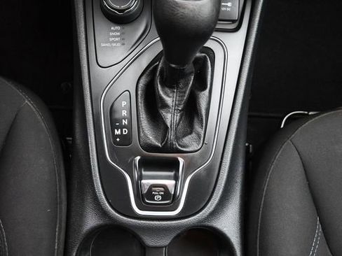 Used 2019 Jeep Cherokee Latitude w/ Popular Appearance Group image 20