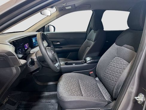 Used 2025 Nissan Kicks SV FWD image 17