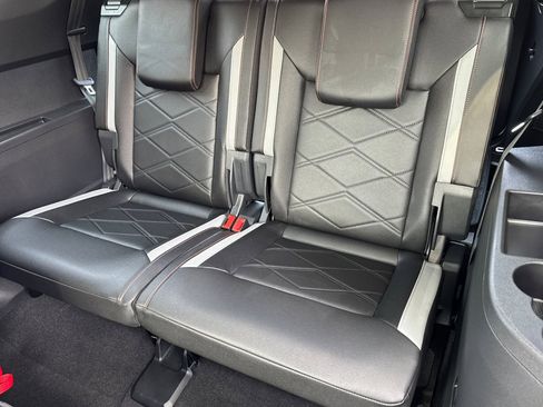 New 2025 Volkswagen Atlas Peak Edition SE image 13