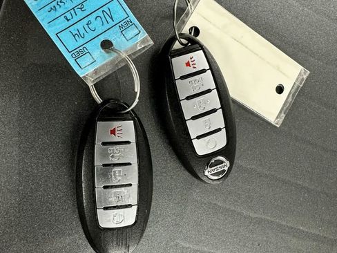 Used 2017 Nissan Maxima 3.5 SV w/ Dynamic Package FWD image 36