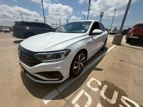 Used 2019 Volkswagen Jetta GLI FWD image 2