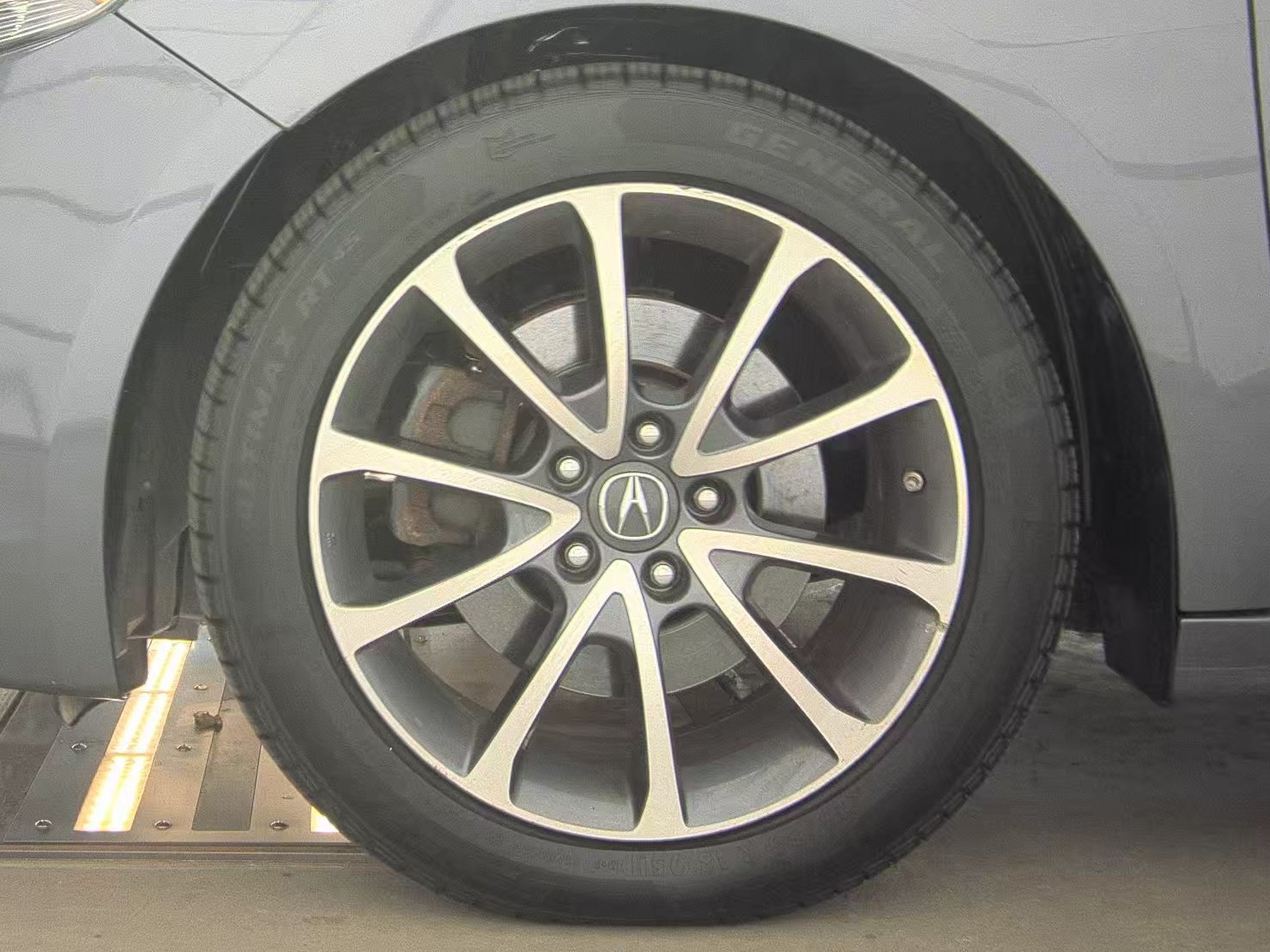 Used 2017 Acura TLX w/ Technology Package FWD image 6