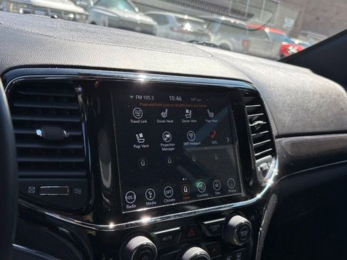Used 2019 Jeep Grand Cherokee Overland AWD/4WD image 19