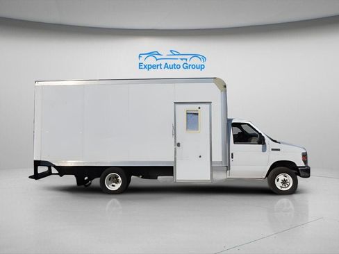 Used 2017 Ford E-450 and Econoline 450 Super Duty w/ Power Windows & Locks Group RWD image 2