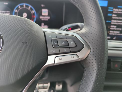 New 2026 Volkswagen Tiguan SE R-Line FWD image 39