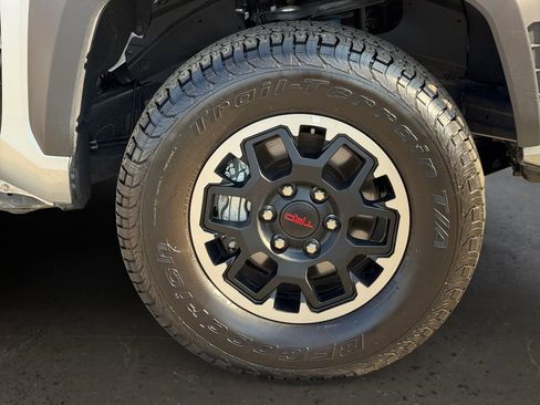 Used 2025 Toyota Tacoma TRD Off-Road w/ TRD Off Road Upgrade Package image 10