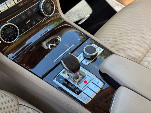 Used 2013 Mercedes-Benz SL 550 image 36