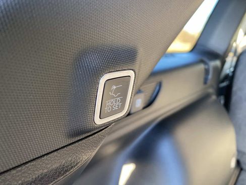 New 2025 Jeep Grand Cherokee Laredo image 6