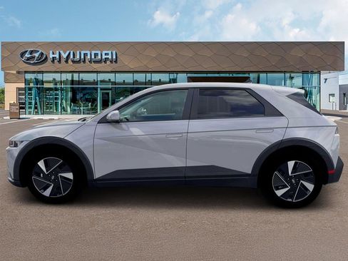New 2026 Hyundai Ioniq 5 SE AWD/4WD image 3