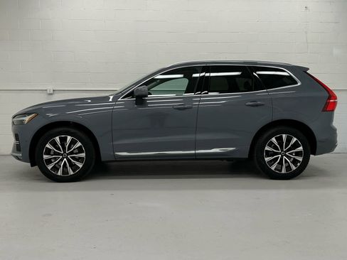 Used 2023 Volvo XC60 B5 Plus image 1