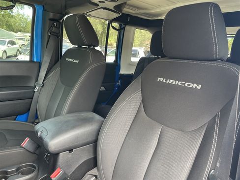 Used 2015 Jeep Wrangler Unlimited Rubicon w/ Connectivity Group AWD/4WD image 6