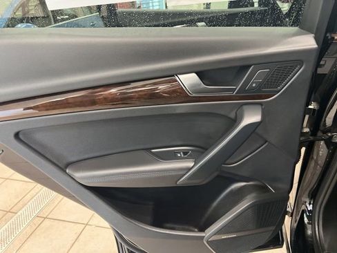 Used 2020 Audi Q5 e Premium Plus AWD/4WD image 12