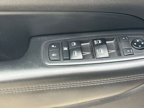 Used 2019 Jeep Grand Cherokee Limited AWD/4WD image 12