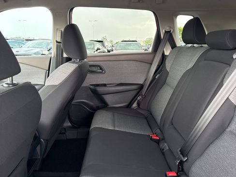 Used 2021 Nissan Rogue S FWD image 11