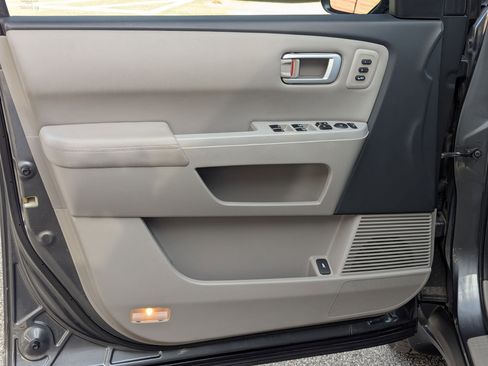 Used 2013 Honda Pilot Touring image 11