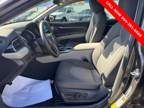 Used 2023 Toyota Camry LE image 10