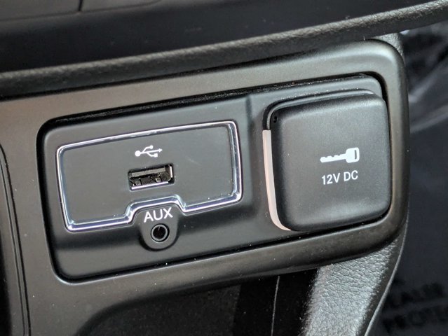 Certified 2021 Jeep Renegade Latitude FWD image 23