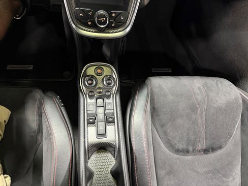 Used 2018 McLaren 570S Spider image 40