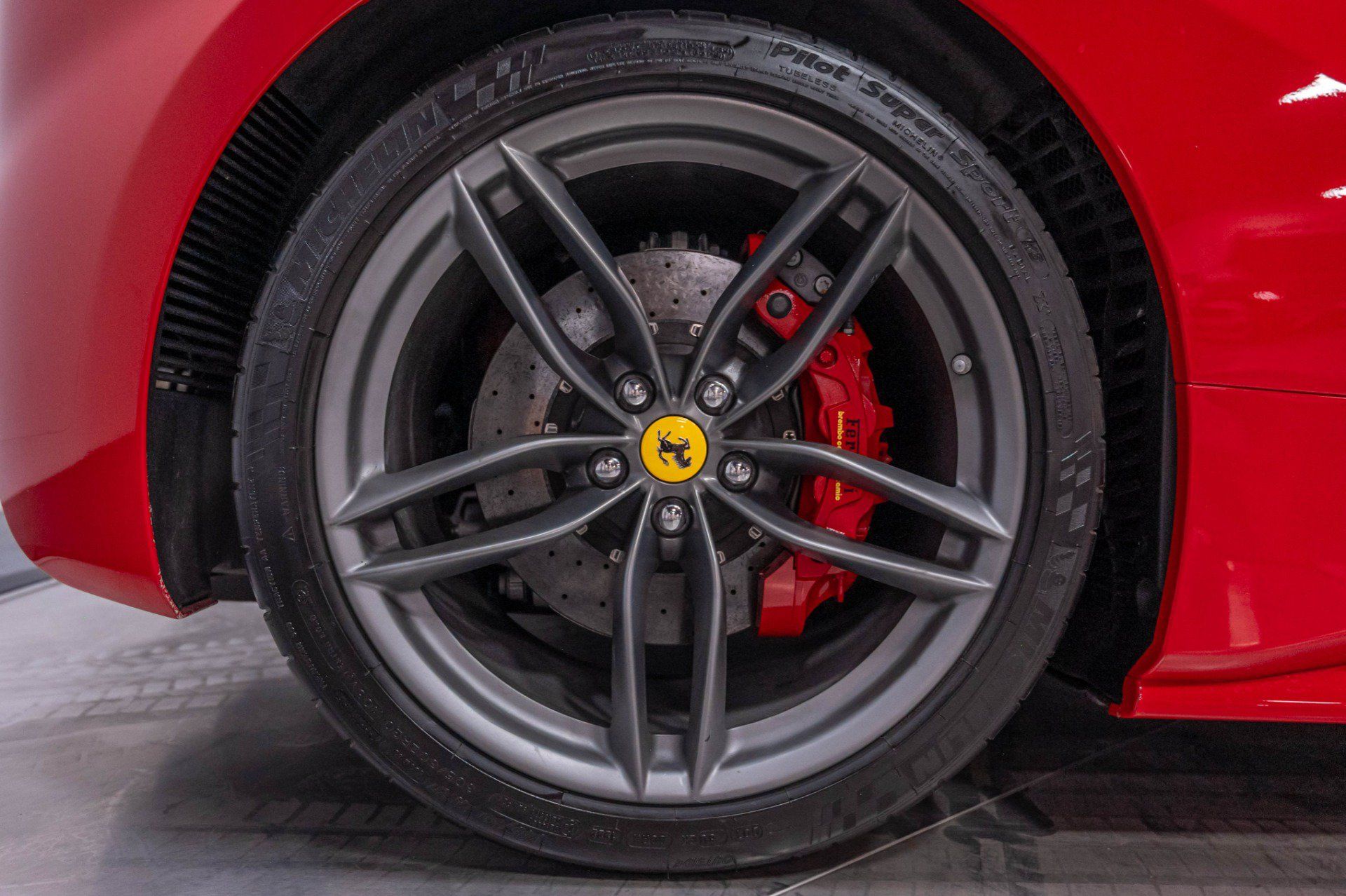 Used 2018 Ferrari 488 GTB RWD image 22