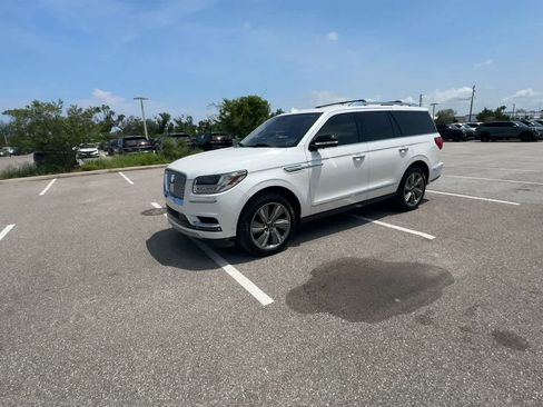 Used 2018 Lincoln Navigator Reserve w/ Technology Package AWD/4WD image 4